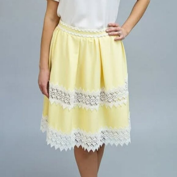 English Factory yellow lace pleated skirt-Size: Small NWOT - Picture 1 of 10